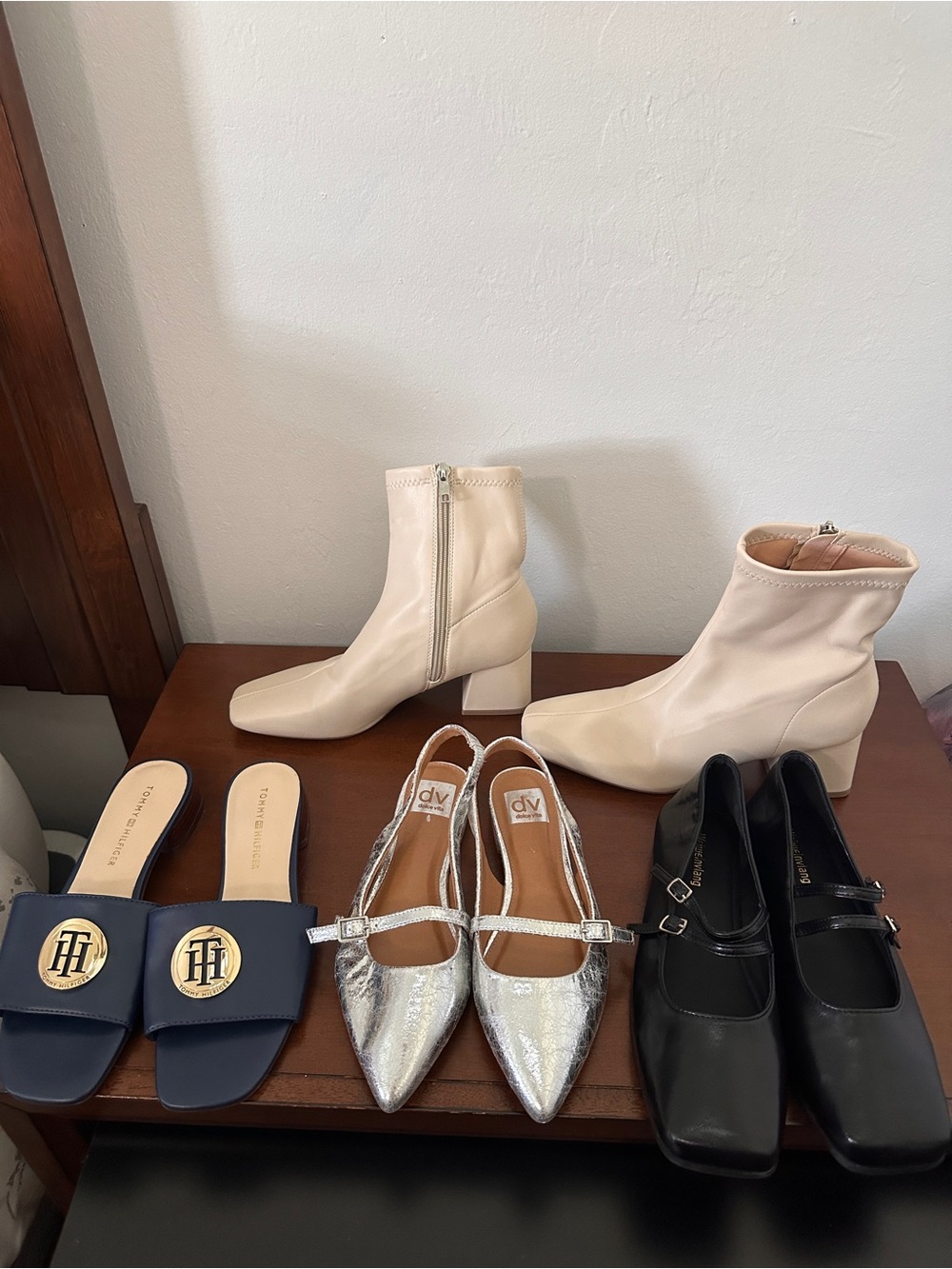 Lot4Tommy Hilfiger Dolce Vita WEWENIYIANG Women’s Shoe Lot Size 7/5 Faux Leather